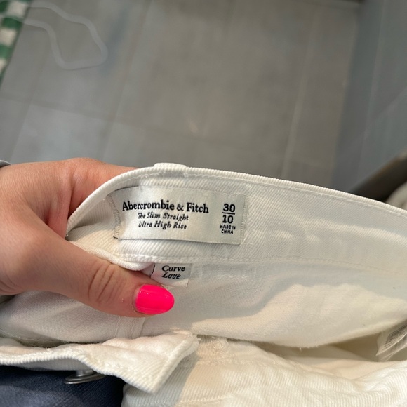 Abercrombie Curve Love Straight Leg Jeans - Picture 4 of 5